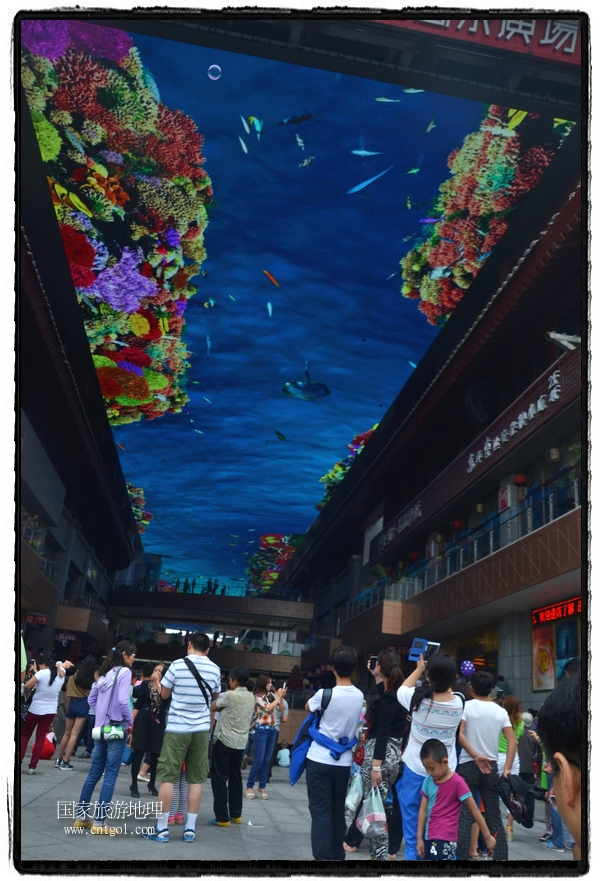 西安雁塔景區(qū)“天幕”景觀(guān)震撼游客(圖)