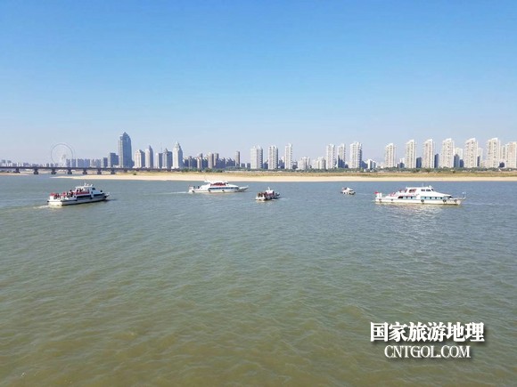 江西開展呵護(hù)一湖清水，嚴(yán)厲打擊非法采砂行動（圖）